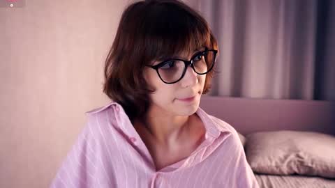 Snapshot of odettehatt chatting on November 2025 06:12:01 PM Thea online show from November 2025 06:12:01 PM