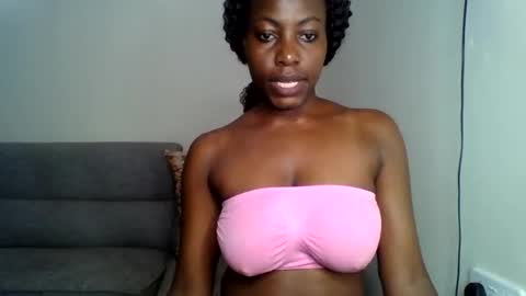 Snapshot of odrienna chatting on April 2026 07:40:01 PM odrie online show from April 2026 07:40:01 PM