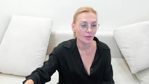 oeigesmik online show from April 2026 11:46:01 PM