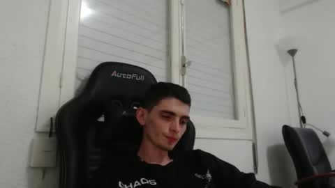 Snapshot of ofsolovicio chatting on October 2025 08:22:02 PM ofsolovicio online show from October 2025 08:22:02 PM