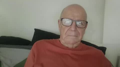 Snapshot of oggi95 chatting on April 2026 02:41:01 PM oggi95 online show from April 2026 02:41:01 PM