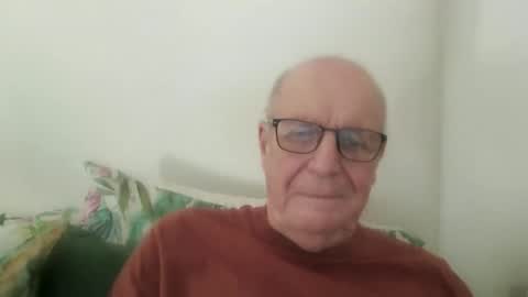 Snapshot of oggi95 chatting on May 2026 02:14:01 PM oggi95 online show from May 2026 02:14:01 PM