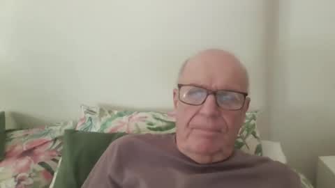 Snapshot of oggi95 chatting on May 2026 01:18:02 PM oggi95 online show from May 2026 01:18:02 PM