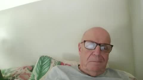 Snapshot of oggi95 chatting on June 2026 02:30:01 PM oggi95 online show from June 2026 02:30:01 PM