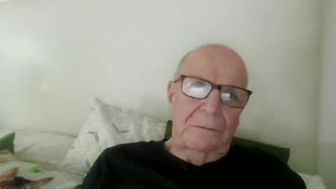 Snapshot of oggi95 chatting on June 2026 12:15:02 PM oggi95 online show from June 2026 12:15:02 PM