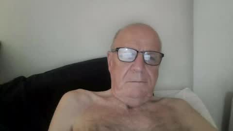 Snapshot of oggi95 chatting on July 2026 07:00:01 AM oggi95 online show from July 2026 07:00:01 AM