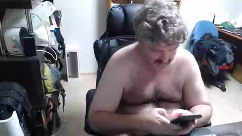 Woman message me men do not make demands and dont ask for pm only ladies. online show from December 2024 06:20:01 PM