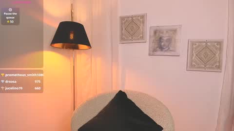 Snapshot of oh__holly chatting on February 2025 12:06:02 AM Holly online show from February 2025 12:06:02 AM