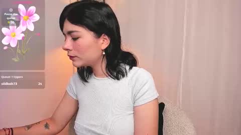 Snapshot of oh__holly chatting on October 2025 01:17:02 AM Holly online show from October 2025 01:17:02 AM