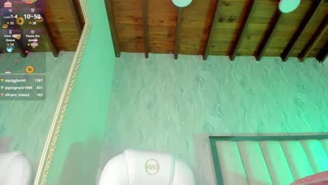 Holly online show from January 2025 05:00:01 AM