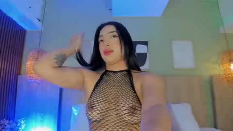 Holly online show from December 2025 11:17:01 AM