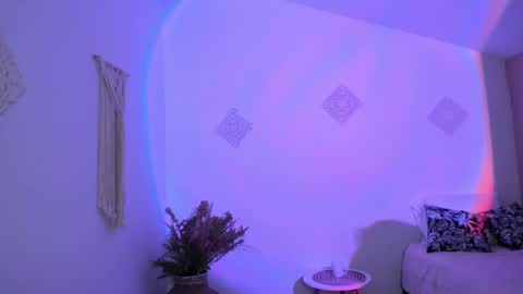 ohanna_ online show from December 2024 10:11:01 PM