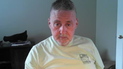 Snapshot of ohfukitsbob chatting on June 2026 05:36:02 PM ohfukitsbob online show from June 2026 05:36:02 PM