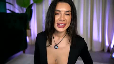 Julia online show from November 2025 04:45:02 AM