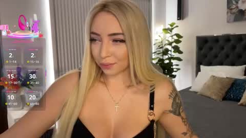 Emma online show from November 2025 01:17:02 AM