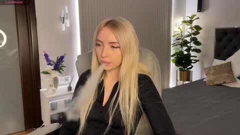 Snapshot of ohmyemma chatting on January 2026 01:10:02 AM Emma online show from January 2026 01:10:02 AM