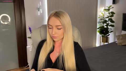 Snapshot of ohmyemma chatting on January 2026 01:09:02 AM Emma online show from January 2026 01:09:02 AM