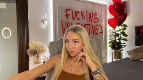 Snapshot of ohmyemma chatting on February 2026 01:13:01 AM Emma online show from February 2026 01:13:01 AM