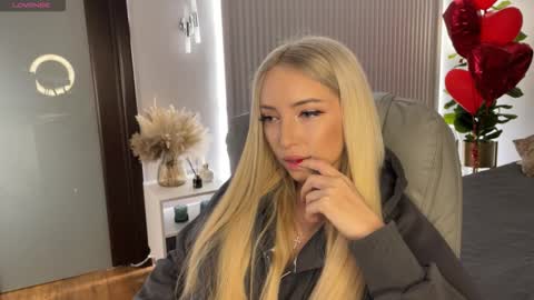 Snapshot of ohmyemma chatting on February 2026 01:14:01 AM Emma online show from February 2026 01:14:01 AM