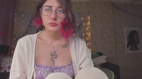 Kmmy online show from December 2024 11:44:02 PM