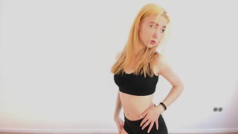 Snapshot of ohpeliadark chatting on March 2026 11:37:02 AM Emi and Ohpi online show from March 2026 11:37:02 AM