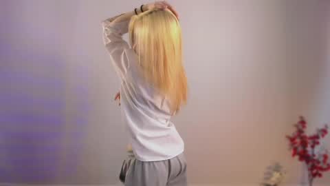 Snapshot of ohpeliadark chatting on March 2026 01:27:01 PM Emi and Ohpi online show from March 2026 01:27:01 PM