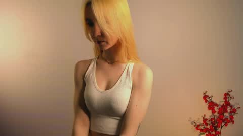 Snapshot of ohpeliadark chatting on April 2026 12:36:01 PM Emi and Ohpi online show from April 2026 12:36:01 PM