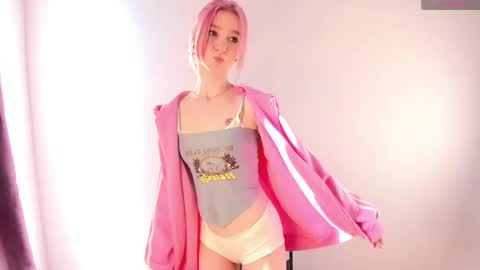 Snapshot of ohpeliadark chatting on April 2026 01:26:01 PM Emi and Ohpi online show from April 2026 01:26:01 PM