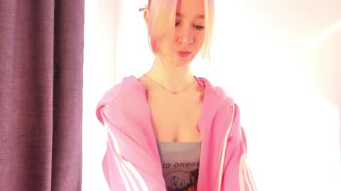 Snapshot of ohpeliadark chatting on April 2026 12:32:01 PM Emi and Ohpi online show from April 2026 12:32:01 PM