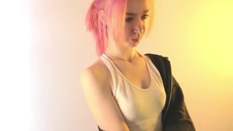 Snapshot of ohpeliadark chatting on April 2026 12:30:01 PM Emi and Ohpi online show from April 2026 12:30:01 PM