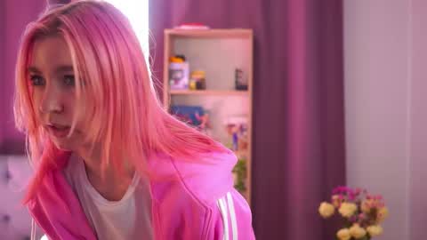 Snapshot of ohpeliadark chatting on April 2026 09:51:02 AM Emi and Ohpi online show from April 2026 09:51:02 AM