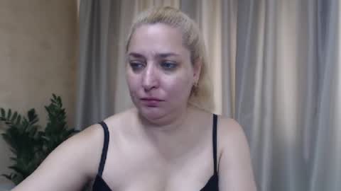 Snapshot of ohsweetiren chatting on July 2026 06:08:01 AM Iren online show from July 2026 06:08:01 AM