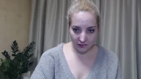 Snapshot of ohsweetmari chatting on January 2025 02:55:01 PM Mari online show from January 2025 02:55:01 PM