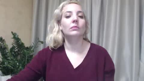 Snapshot of ohsweetmari chatting on October 2025 04:03:02 PM Mari online show from October 2025 04:03:02 PM