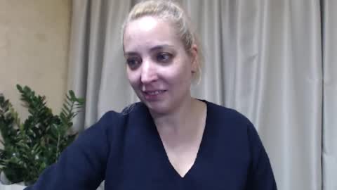 Snapshot of ohsweetmari chatting on November 2025 09:24:01 PM Mari online show from November 2025 09:24:01 PM