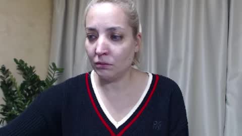 Snapshot of ohsweetmari chatting on November 2025 06:08:02 PM Mari online show from November 2025 06:08:02 PM