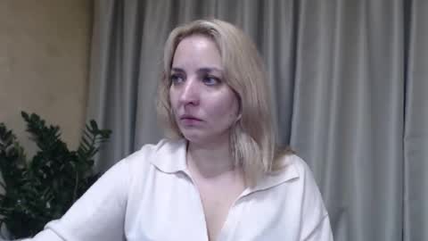 Snapshot of ohsweetmari chatting on November 2025 04:25:01 PM Mari online show from November 2025 04:25:01 PM