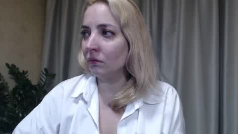 Snapshot of ohsweetmari chatting on November 2025 05:02:01 PM Mari online show from November 2025 05:02:01 PM