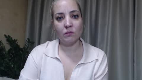 Snapshot of ohsweetmari chatting on November 2025 05:17:01 PM Mari online show from November 2025 05:17:01 PM