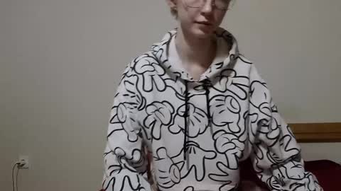 Snapshot of ola_dushek chatting on April 2026 06:42:01 PM Ola dushek online show from April 2026 06:42:01 PM