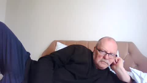 Snapshot of old_fkrr_ chatting on June 2026 10:17:02 AM old_fkrr_ online show from June 2026 10:17:02 AM