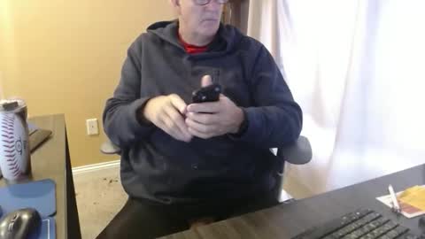 Snapshot of olderandwiser chatting on December 2025 02:47:02 PM Older and Wiser online show from December 2025 02:47:02 PM