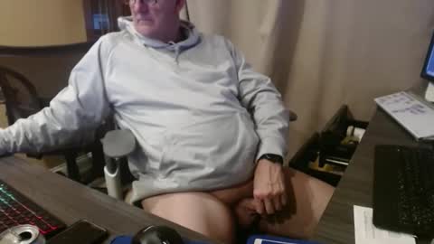 Snapshot of olderandwiser chatting on February 2026 05:49:02 AM Older and Wiser online show from February 2026 05:49:02 AM