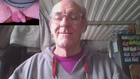 oldman1154565 online show from June 2026 04:12:01 PM