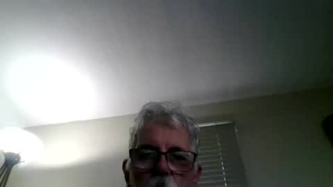 Snapshot of oldmiguy chatting on June 2026 11:24:01 PM OldMIGUY online show from June 2026 11:24:01 PM