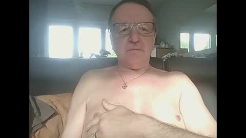 Snapshot of oldtimer160162493 chatting on April 2026 07:06:02 AM oldtimer160162493 online show from April 2026 07:06:02 AM