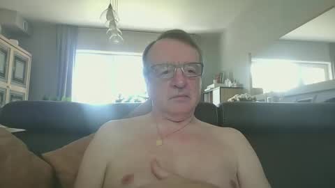 oldtimer160162493 online show from May 2026 12:43:01 PM