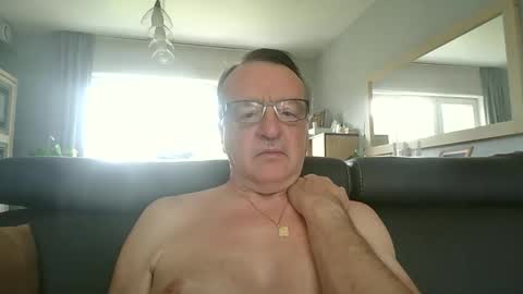 oldtimer160162493 online show from May 2026 12:45:02 PM
