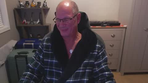 oldveteranuk online show from September 2025 04:25:01 AM