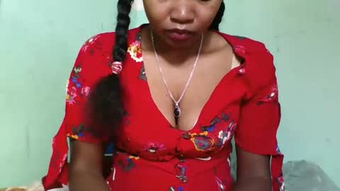 Snapshot of olgaaldy chatting on October 2025 06:22:02 AM olgaaldy online show from October 2025 06:22:02 AM